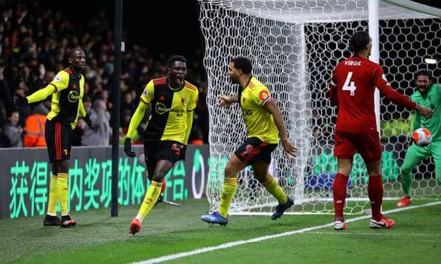  利物浦旧将传射建功，莱斯特城爆冷终结红军不败  